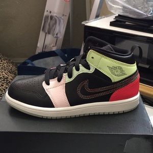 Jordan 1 Mid SE (PS)